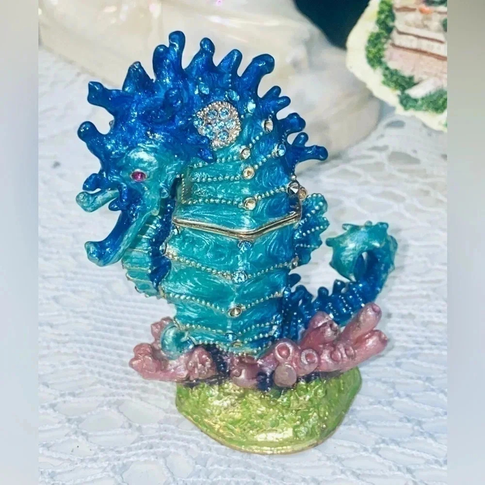 🌸Seahorse with Baby 🌸 Vintage collectible Trinket Box for a ring 💍